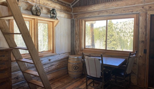 Trapper's Cabin on Firetower ranch in Ennis