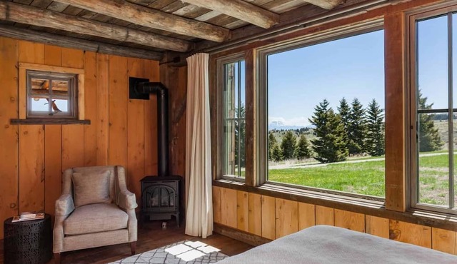Bear's Den on Firetower ranch