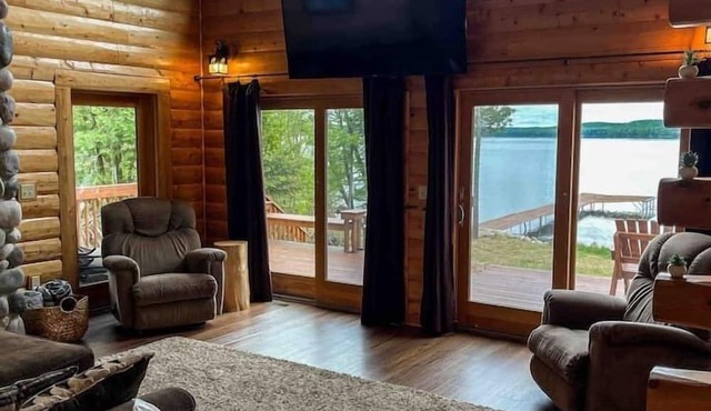 Tamarack Lodge, Waterfront on Lake Bellaire in Bellaire