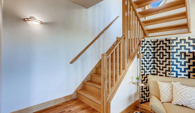 Brilliant Posh Home – Backs to Poudre River Trail!