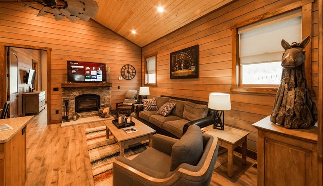 DMR Cabin 4 | Two-Level | Max Capacity 16 in Franklin County