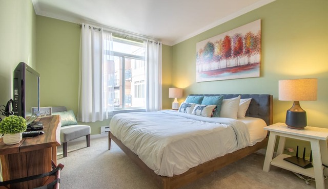 Stylish 2 BR, 2 BA in the Heart of the City! in Seattle