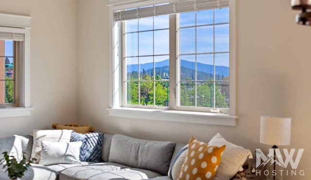 Riverstone Village—Westin Mattresses, Stylish Kitchen, Corner Unit, Near Shops & Dining!