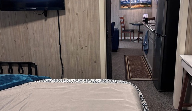 Cozy & Quiet Apartment Near Downtown in White Sulphur Springs