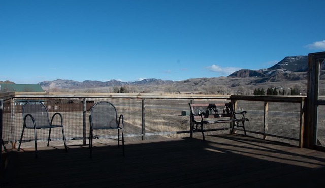 Gateway to Shoshone & Yellowstone