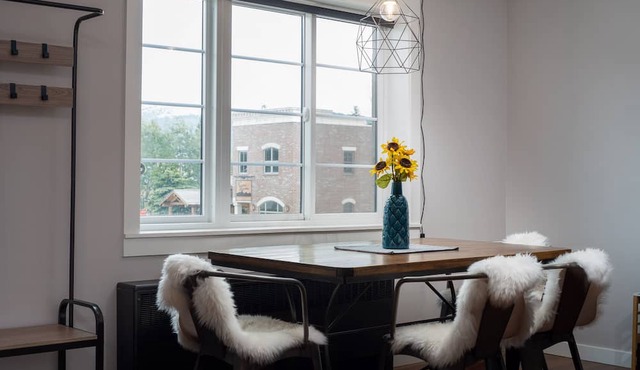 "The Old Post Office" - Mid-Century Mod Apartment in Downtown Driggs - With W/D