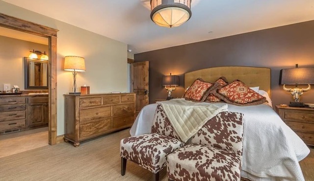 Downtown Bozeman home w/gorgeous mountain views, close to MSU - Main Street Retreat