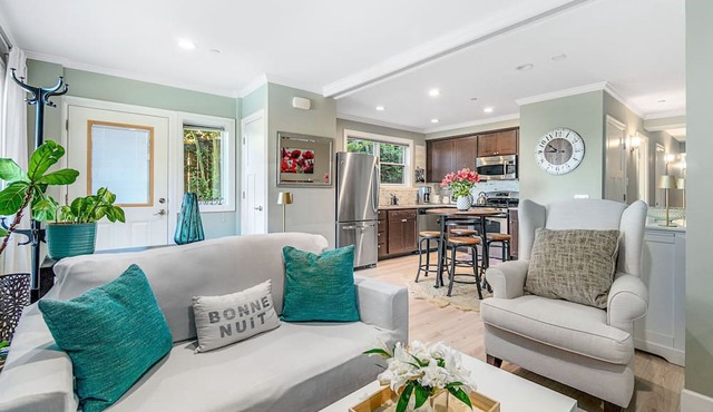 Stunning Space in heart of Queen Anne