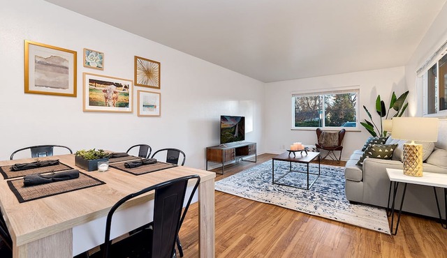 Stylish Getaway w/Designer Touches - Free Bikes