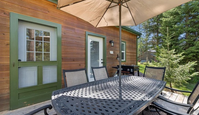 3 bed/2 bath House. Minutes to Glacier National Park and Whitefish Mountain!