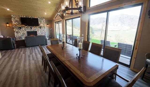 Riverfront Lodge in White Bird, ID – 1BR w/Panoramic Views & Breakfast Unit 6 in White Bird