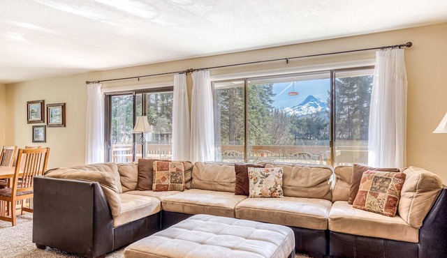Spacious Two-Story Home withPrivate Hot Tub, Free WiFi, & Game Room - Dogs OK