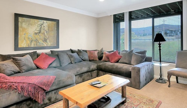 Huntsville Ski Retreat | Hot Tub & Game Room | Sleeps 12