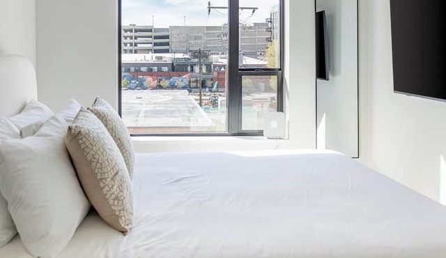 Landing | Spectacular 1BD, Pool, Clubhouse