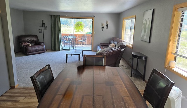 Country Living 6 miles from Colville, easy access, on a beautiful large pond! in Colville