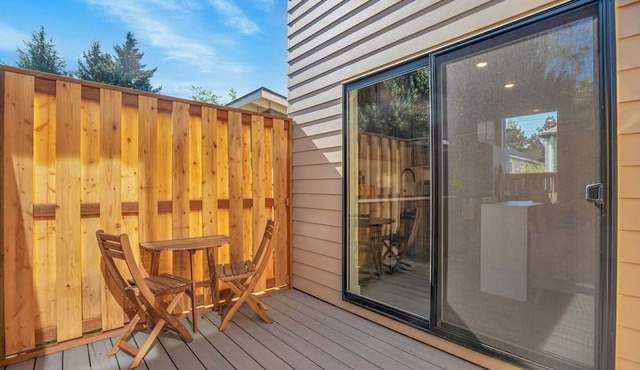 Vibrant 1BR Duplex Near Alberta Arts District in Portland