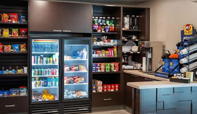 Pet-Friendly Room with Full Kitchen Near Ford Idaho Center for Concert Goers