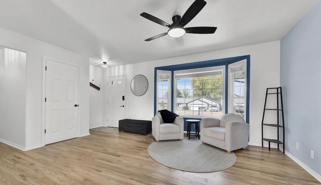 Nampa Backyard Beauty! Hot tub, ample parking area, shop and more!