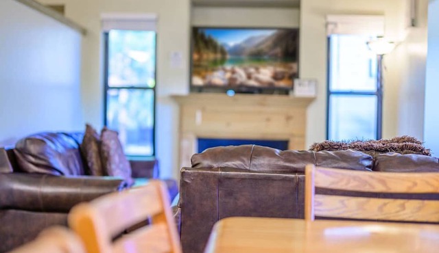 *Free Ski Rental* NEW to Market Canyons Condo | Walk to Skiing | Hot Tub | On Free Shuttle Route in Park City