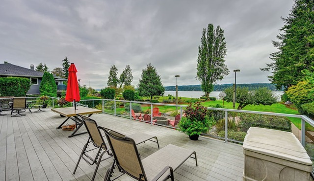 Waterfront Kingston Getaway: Beach Access On-Site!