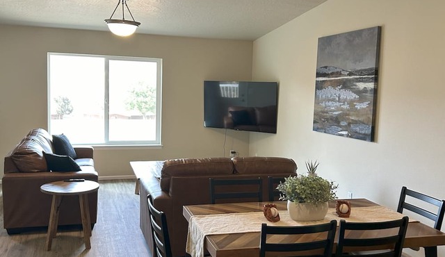 Brand New Luxury Townhouse Getaway in Lewiston, Idaho!