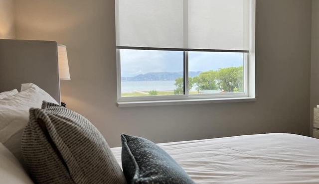 Water's Edge Suite 201 - Beautiful, Spacious & Luxurious in Garden City