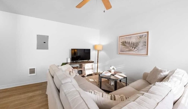 #StayInMyDistrict Downtown Loft2
