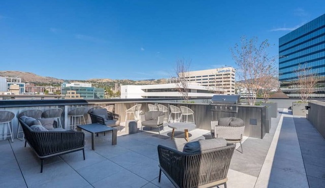 Prime location - downtown SLC apt - ALL NEW
