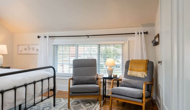 The Lolo Creek Loft on the Hip Strip, Vintage Suite