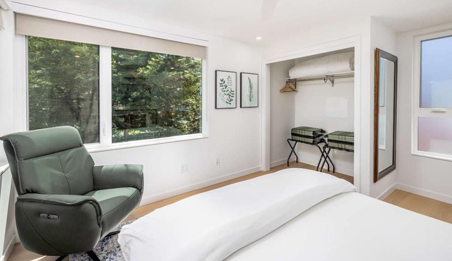 Secret Hideaway - New Custom Built Home in Seattle