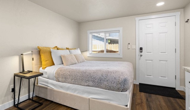 Eagle Nest Retreat | Modern Studio in the Heart of Eagle