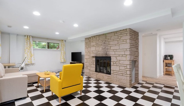 Pet friendly 1br with huge yard