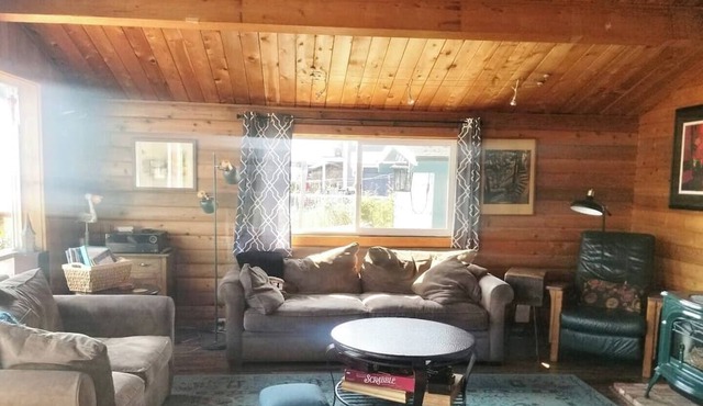 Picturesque Family-Friendly Beach Home! Sunrises @ Sandy Point in Ferndale