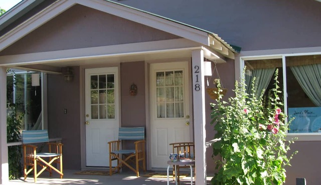 Jane's Place a Garden View ~ 30 mins to Flathead Lake in Hot Springs