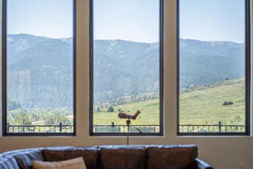 New Mountain Retreat near Palisades- Sleeps 8