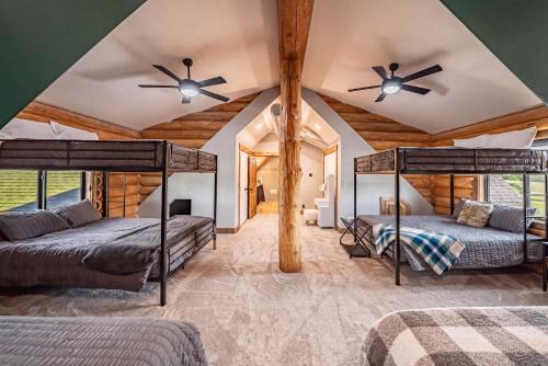Luxe Teton View Log Cabin Hot Tub Large Groups