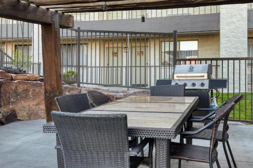 Best Western Foothills Inn