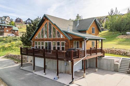 Beary Chill Cabin with Fire Pit