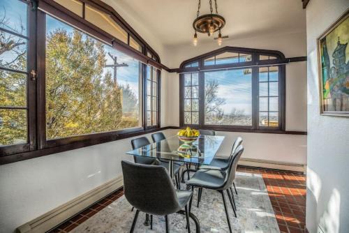 Stunning View, Frank Lloyd Wright Inspired Home!