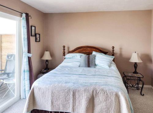 Lakeview Condo 871 3