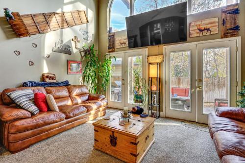 Secluded Home w/Hot Tub & Mountain Views!