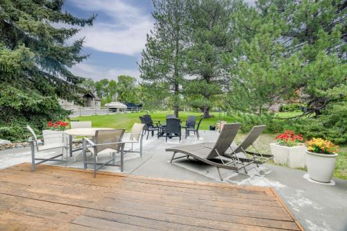 11 Mi to Bear World: Riverfront Getaway in Rigby
