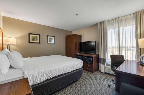 Comfort Inn & Suites Logan Near University