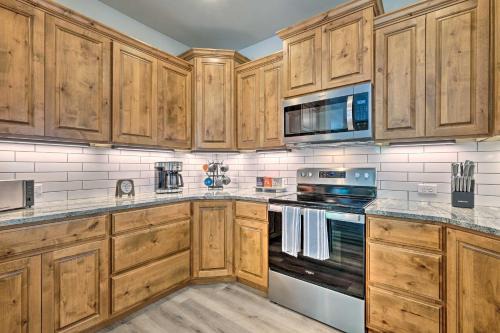 1 Mi to Downtown Loveland: Cozy Getaway!